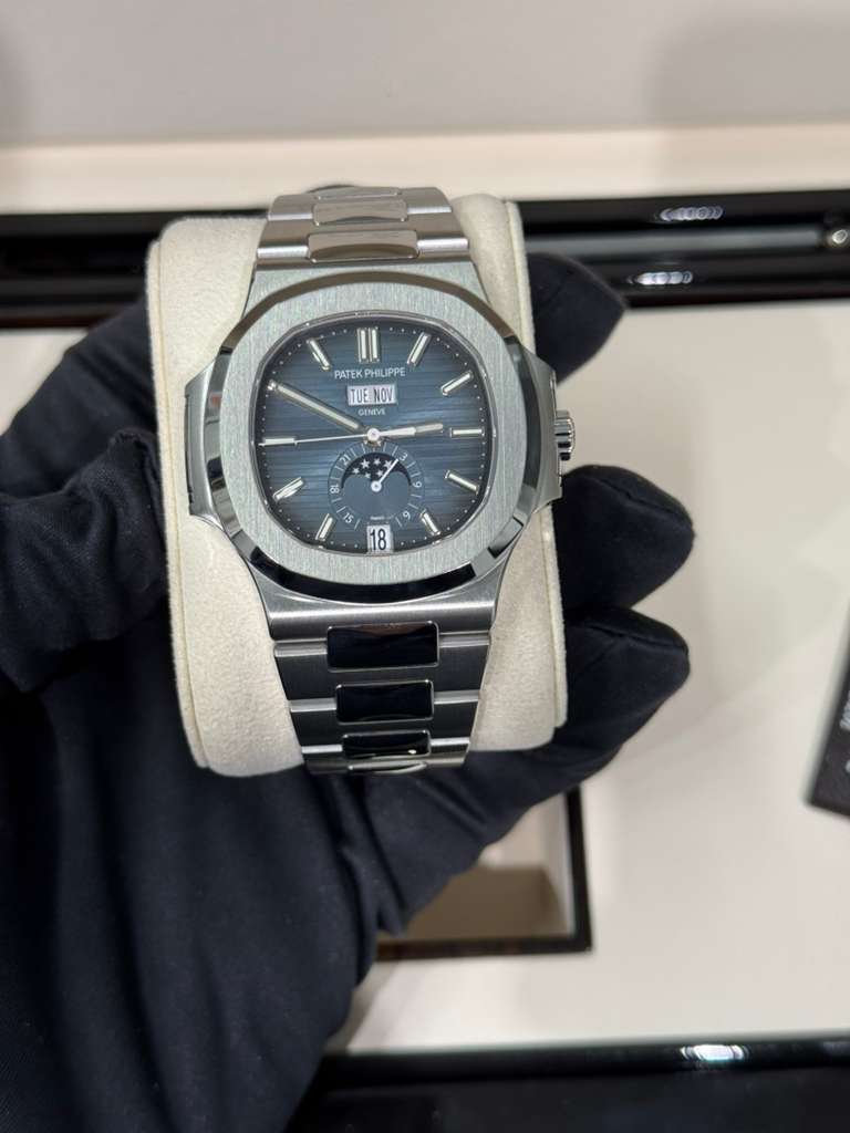 Patek Philippe Nautilus - 40.5 MM - Steel - 5726/1A-014