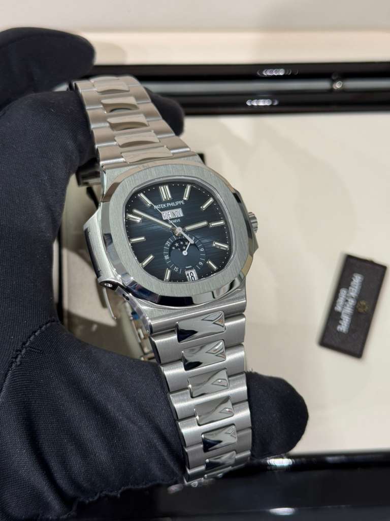 Patek Philippe Nautilus - 40.5 MM - Steel - 5726/1A-014