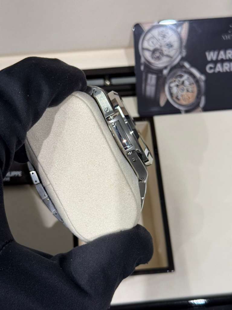 Patek Philippe Nautilus - 40.5 MM - Steel - 5726/1A-014