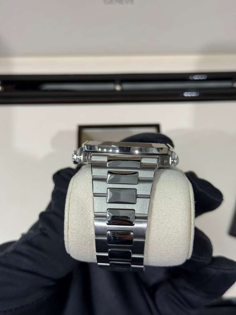 Patek Philippe Nautilus - 40.5 MM - Steel - 5726/1A-014