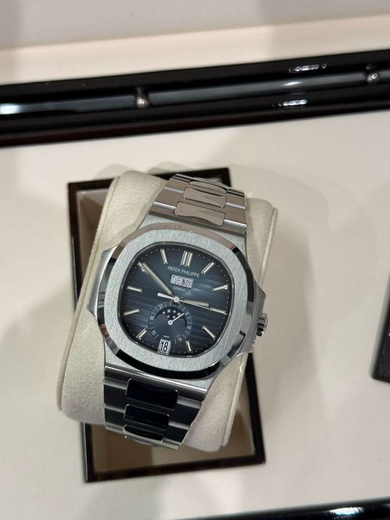 Patek Philippe Nautilus - 40.5 MM - Steel - 5726/1A-014