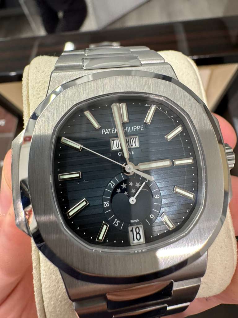 Patek Philippe Nautilus - 40.5 MM - Steel - 5726/1A-014