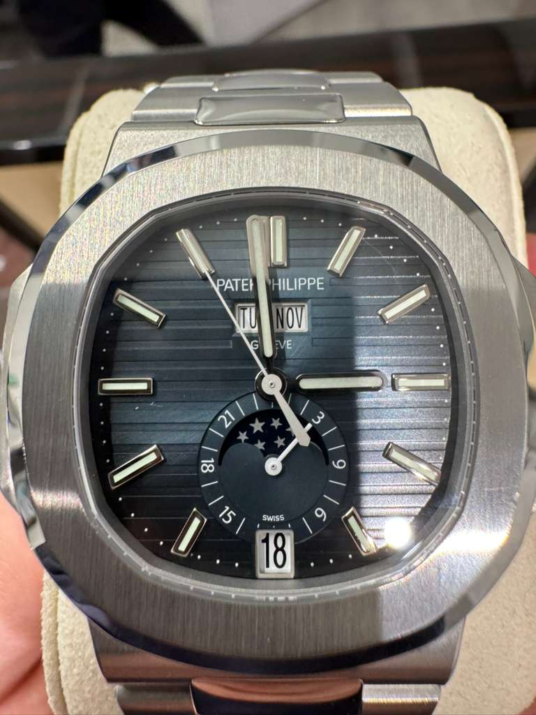 Patek Philippe Nautilus - 40.5 MM - Steel - 5726/1A-014