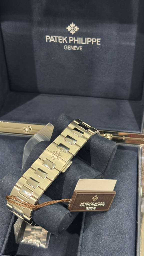 Patek Philippe Cubitus - 45 MM - Steel - Green Dial - 5821/1A-001