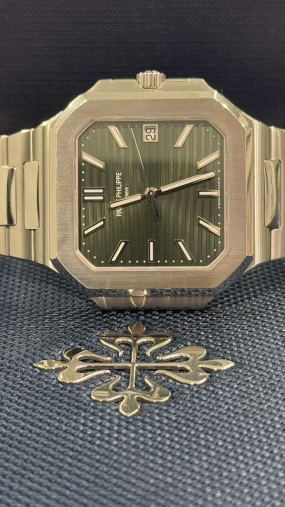 Patek Philippe Cubitus - 45 MM - Steel - Green Dial - 5821/1A-001