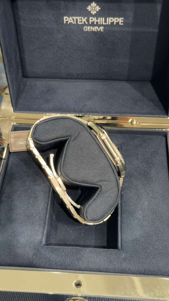 Patek Philippe Cubitus - 45 MM - Steel - Green Dial - 5821/1A-001