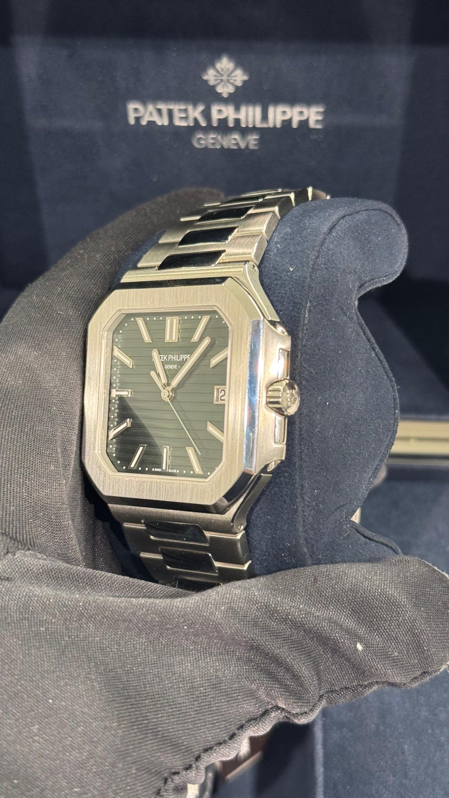 Patek Philippe Cubitus - 45 MM - Steel - Green Dial - 5821/1A-001