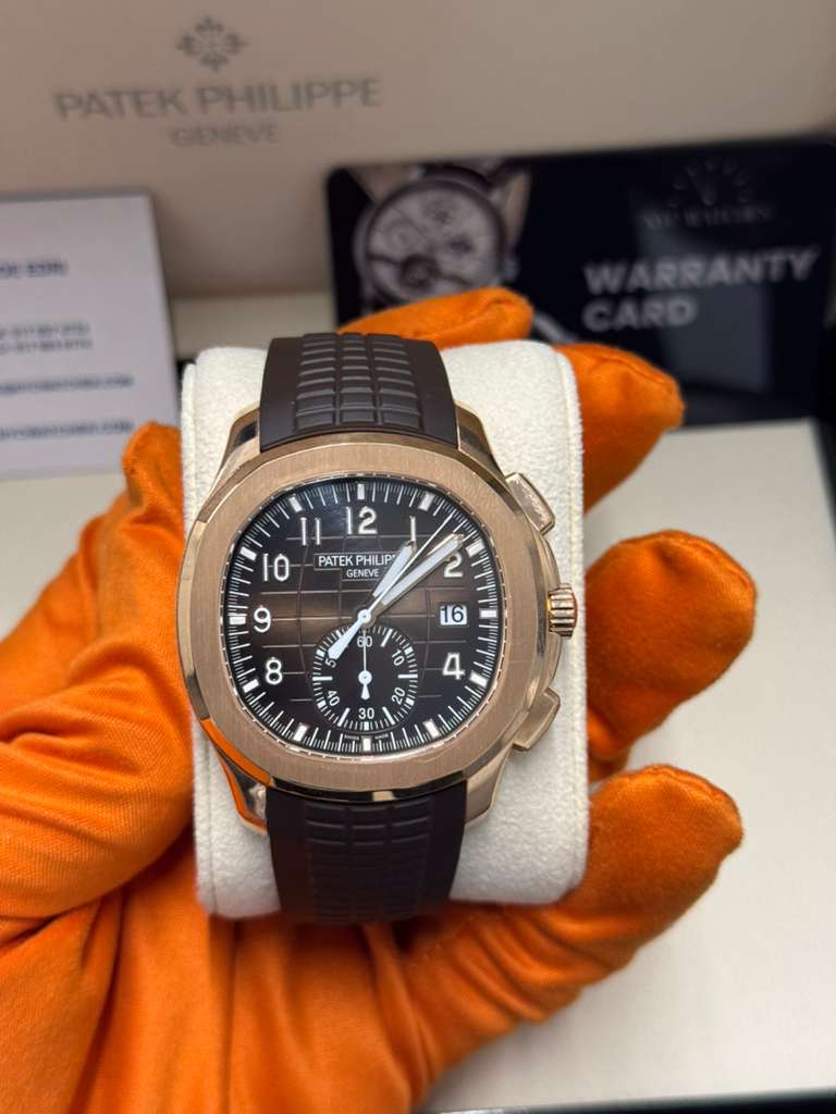 Patek Philippe Aquanaut - 42.20 MM -Rose Gold - 5968R-001