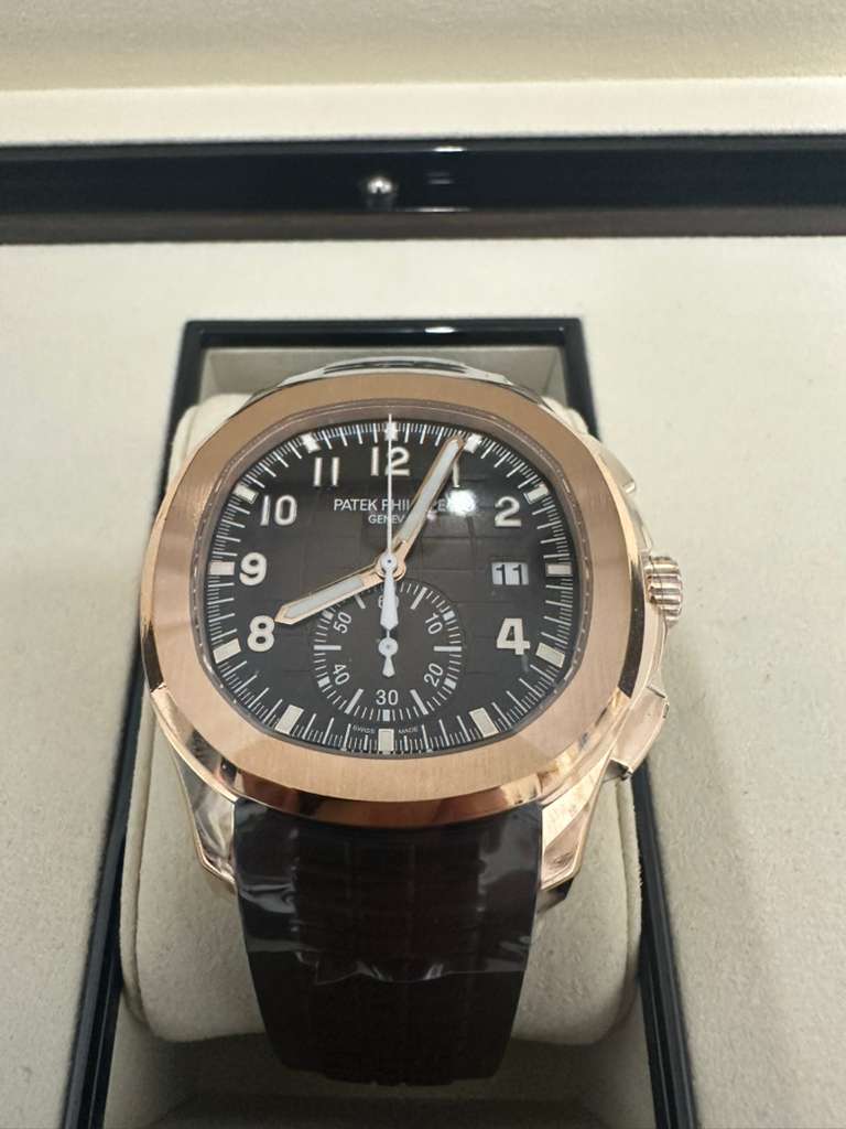 Patek Philippe Aquanaut - 42.20 MM -Rose Gold - 5968R-001