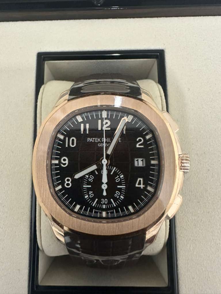 Patek Philippe Aquanaut - 42.20 MM -Rose Gold - 5968R-001