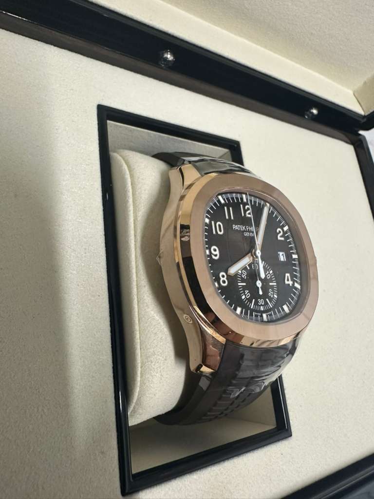 Patek Philippe Aquanaut - 42.20 MM -Rose Gold - 5968R-001