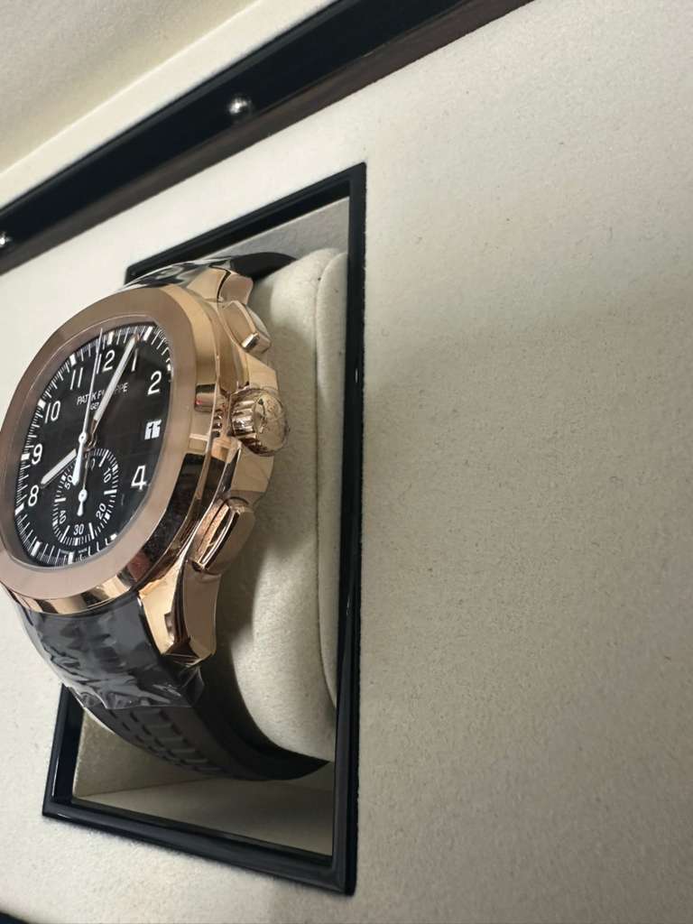 Patek Philippe Aquanaut - 42.20 MM -Rose Gold - 5968R-001