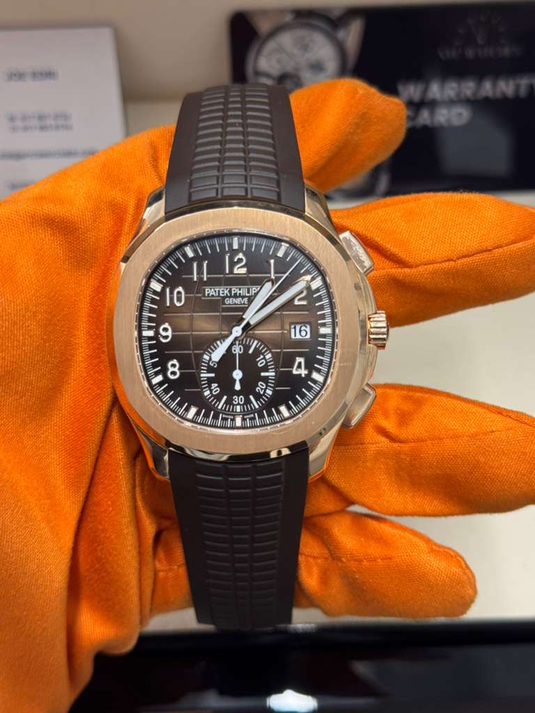 Patek Philippe Aquanaut - 42.20 MM -Rose Gold - 5968R-001