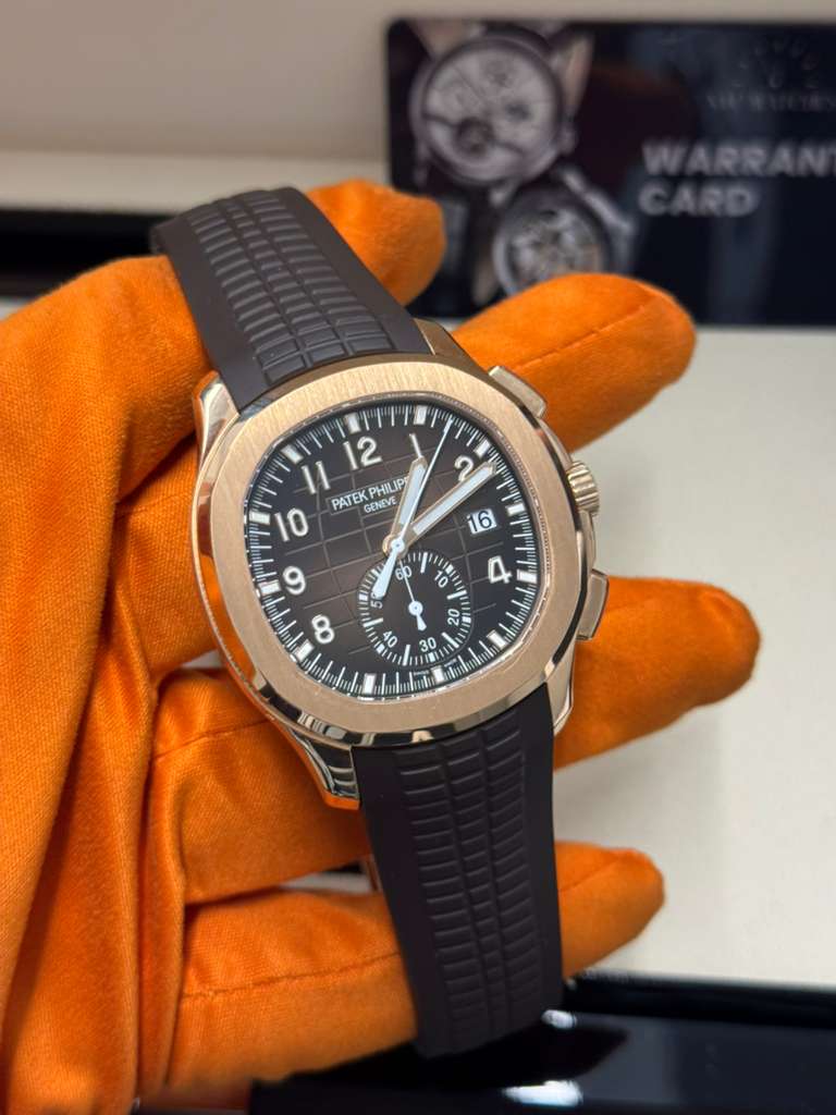 Patek Philippe Aquanaut - 42.20 MM -Rose Gold - 5968R-001