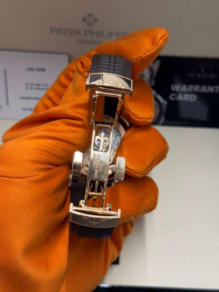 Patek Philippe Aquanaut - 42.20 MM -Rose Gold - 5968R-001