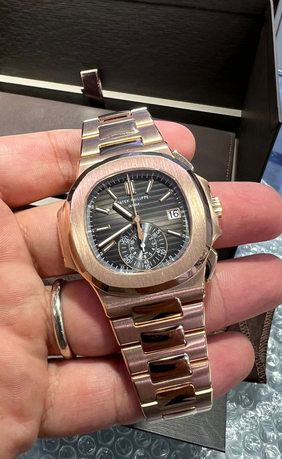 Patek Philippe Nautilus - 40.5 MM - Rose Gold - 5980/1R-001