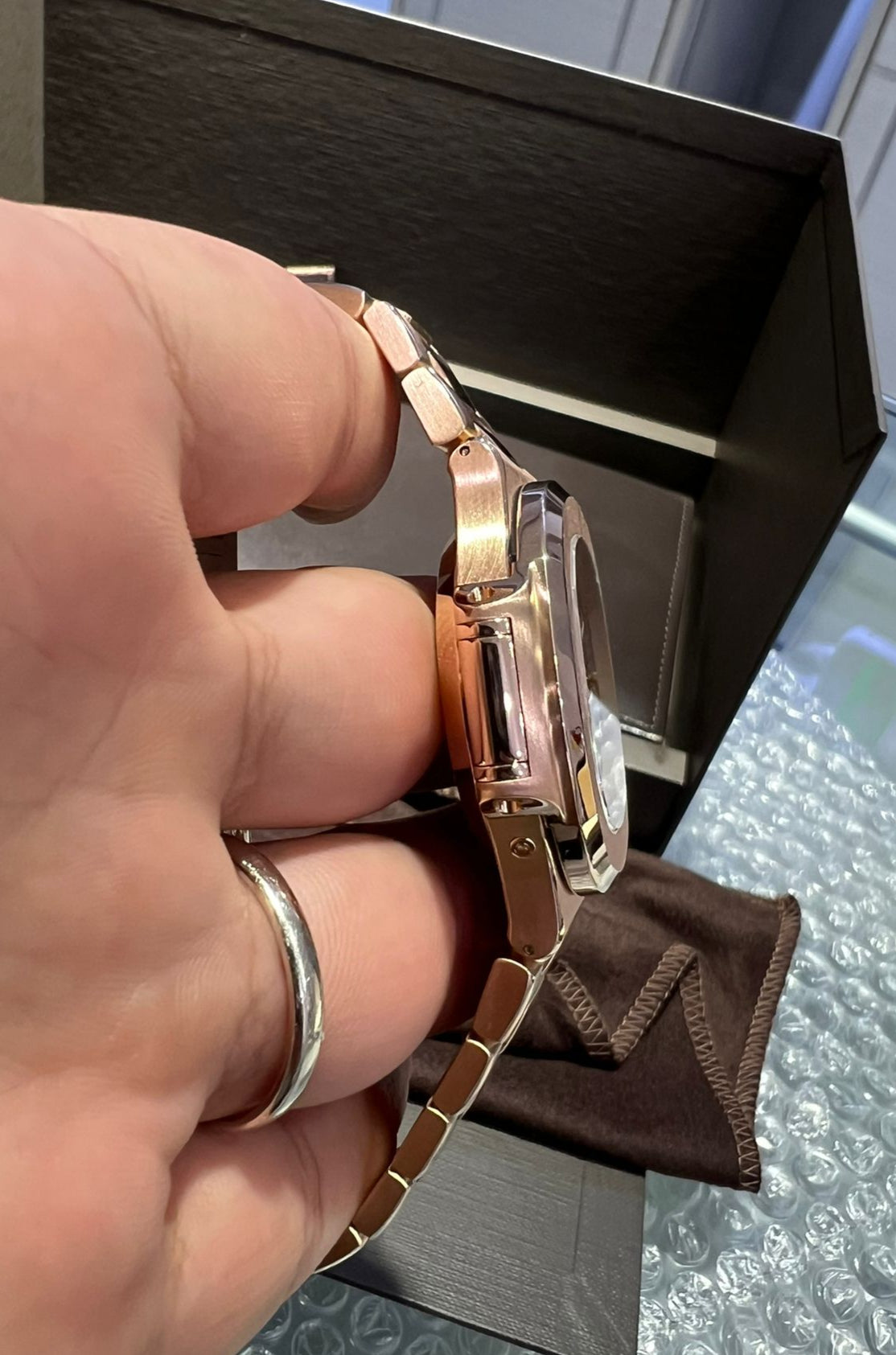Patek Philippe Nautilus - 40.5 MM - Rose Gold - 5980/1R-001