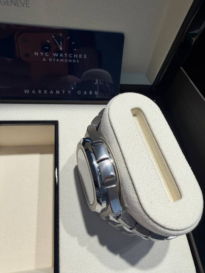 Patek Philippe Nautilus - 40 MM - Stainless Steel - 5990/1A-011