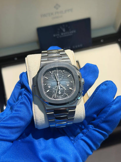 Patek Philippe Nautilus - 40 MM - Stainless Steel - 5990/1A-011