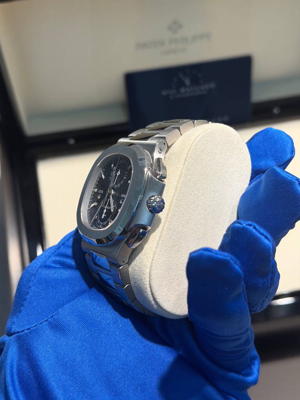 Patek Philippe Nautilus - 40 MM - Stainless Steel - 5990/1A-011