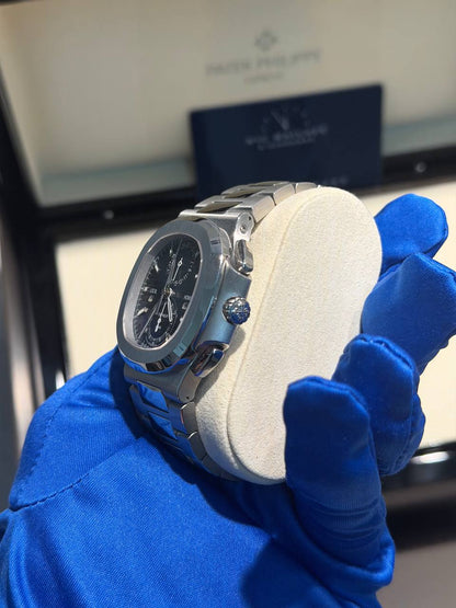 Patek Philippe Nautilus - 40 MM - Stainless Steel - 5990/1A-011