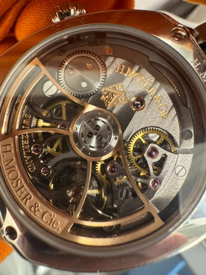 H. Moser & Cie Streamliner Centre Seconds Stainless Steel 40 MM - Purple Haze Dial - 6201-1201