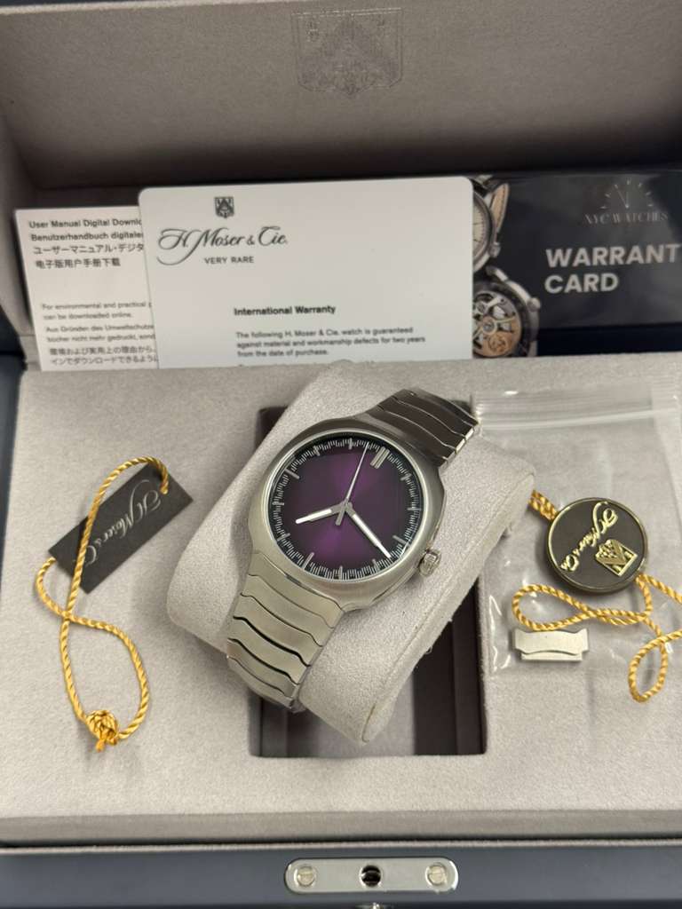 H. Moser & Cie Streamliner Centre Seconds Stainless Steel 40 MM - Purple Haze Dial - 6201-1201