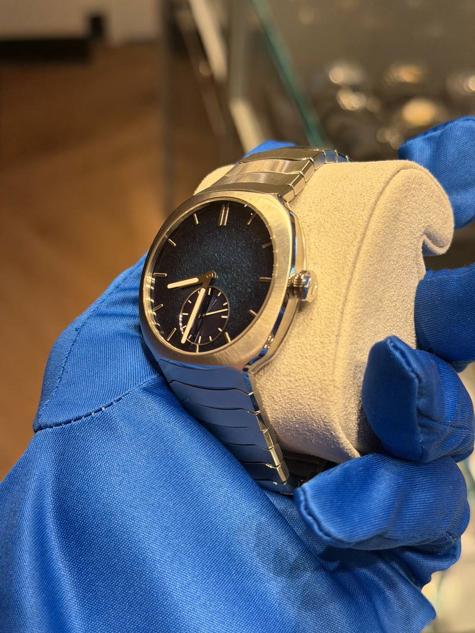 H. Moser & Cie Streamliner Small Seconds Blue Enamel - Stainless Steel - 39 MM - Aqua Blue Fumé Enamel Dial - Stainless Steel Bracelet - 6500-1200