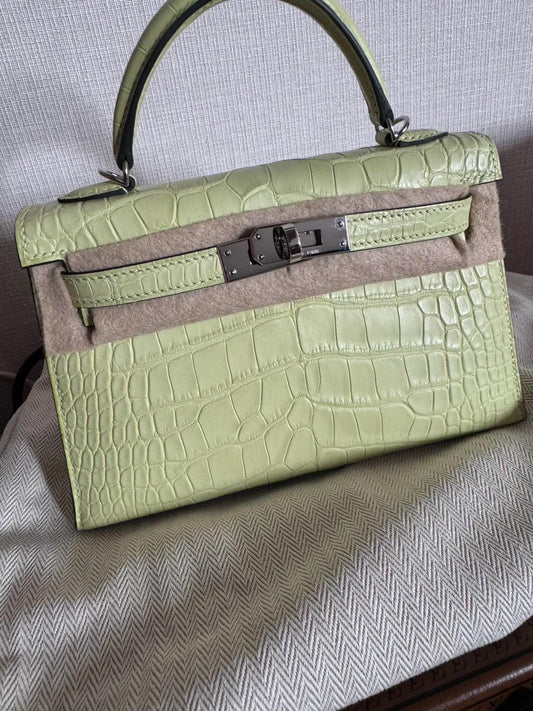 Hermès Kelly Sellier 20 - Jaune Bourgeon Matte Alligator Leather - Palladium Hardware - K20JBMAPHW