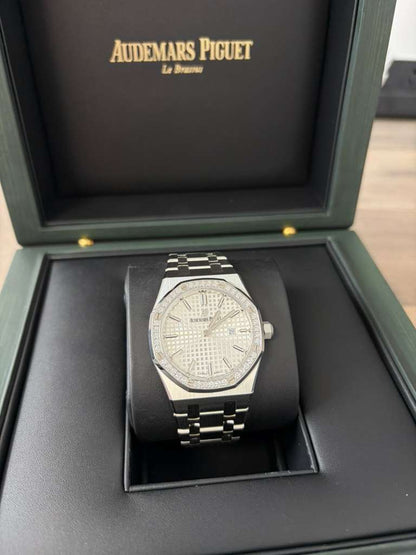 Audemars Piguet - Royal Oak - 33 MM - Steel - 67651ST.ZZ.1261ST.01