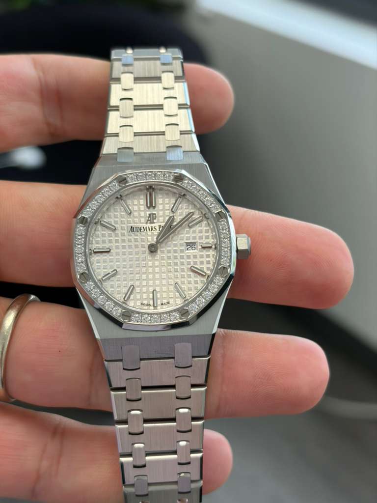 Audemars Piguet - Royal Oak - 33 MM - Steel - 67651ST.ZZ.1261ST.01