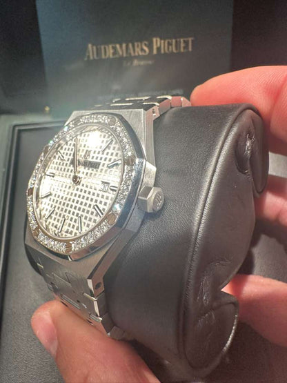 Audemars Piguet - Royal Oak - 33 MM - Steel - 67651ST.ZZ.1261ST.01