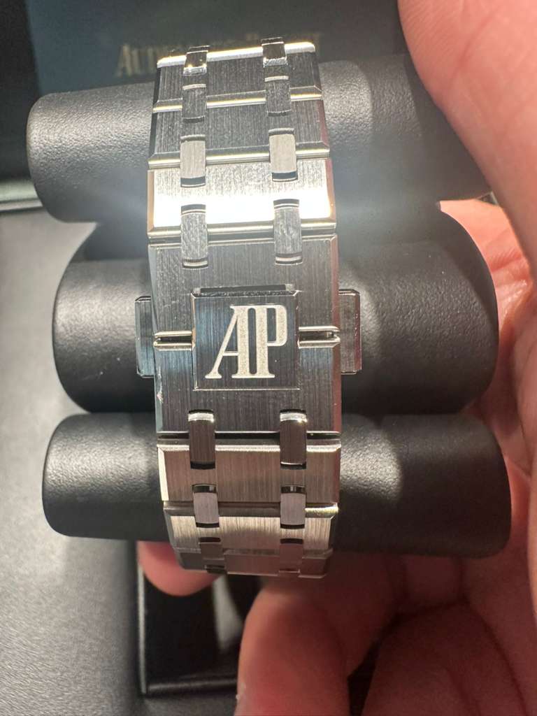 Audemars Piguet - Royal Oak - 33 MM - Steel - 67651ST.ZZ.1261ST.01