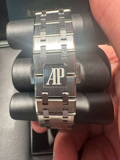 Audemars Piguet - Royal Oak - 33 MM - Steel - 67651ST.ZZ.1261ST.01