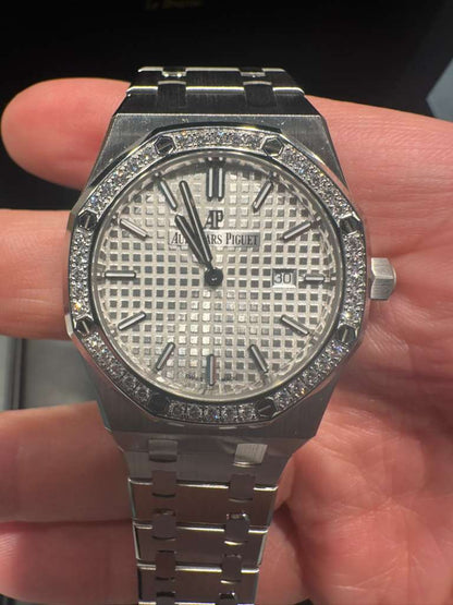 Audemars Piguet - Royal Oak - 33 MM - Steel - 67651ST.ZZ.1261ST.01