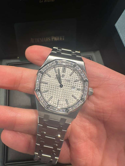 Audemars Piguet - Royal Oak - 33 MM - Steel - 67651ST.ZZ.1261ST.01