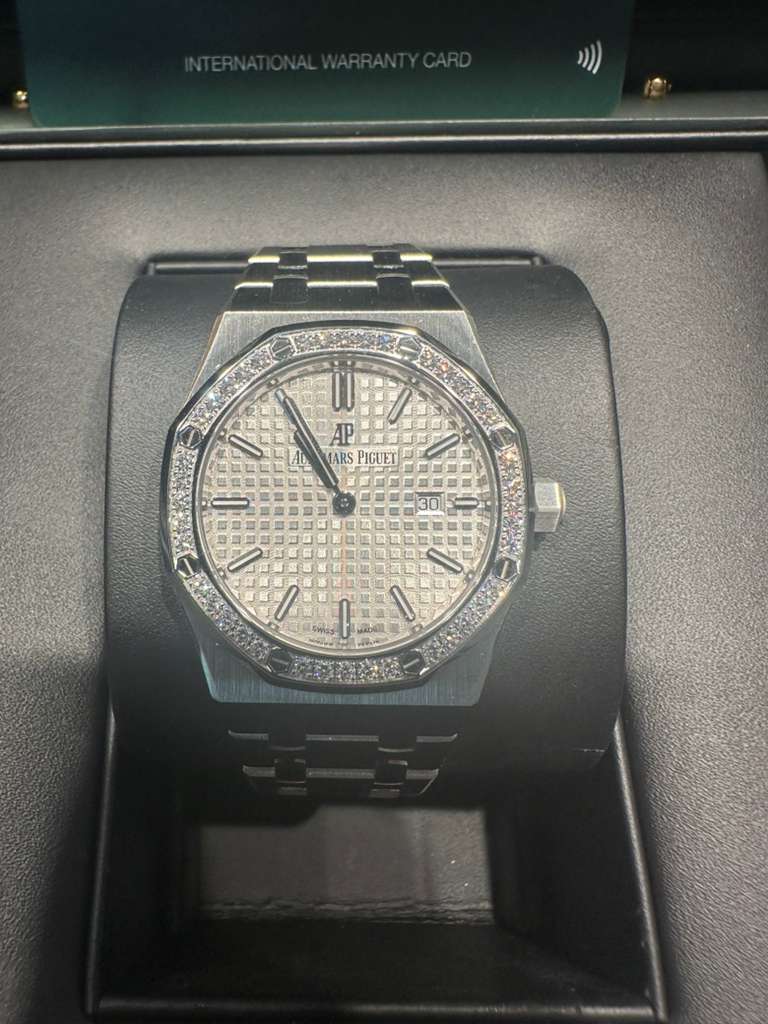 Audemars Piguet - Royal Oak - 33 MM - Steel - 67651ST.ZZ.1261ST.01