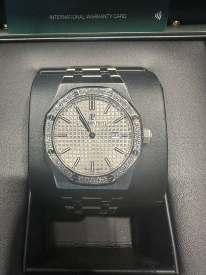 Audemars Piguet - Royal Oak - 33 MM - Steel - 67651ST.ZZ.1261ST.01