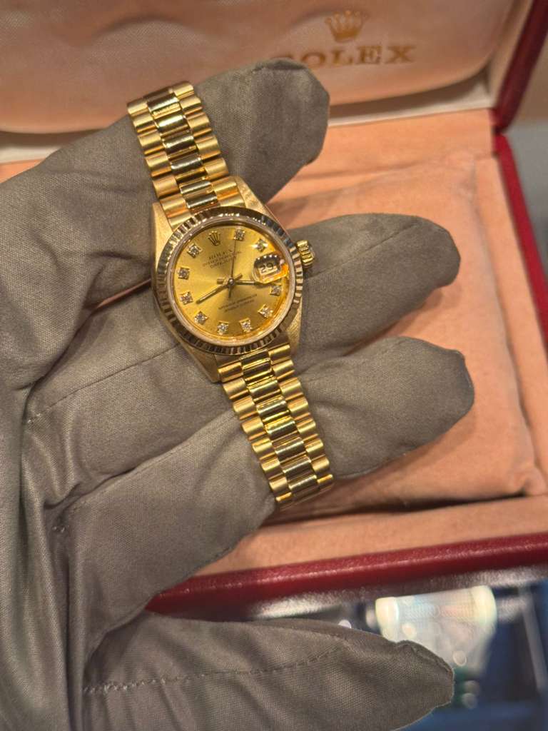 Rolex Datejust - 26 MM - Yellow Gold - President Bracelet - Fluted Bezel - Champagne Diamond Dial - 68178 chdp