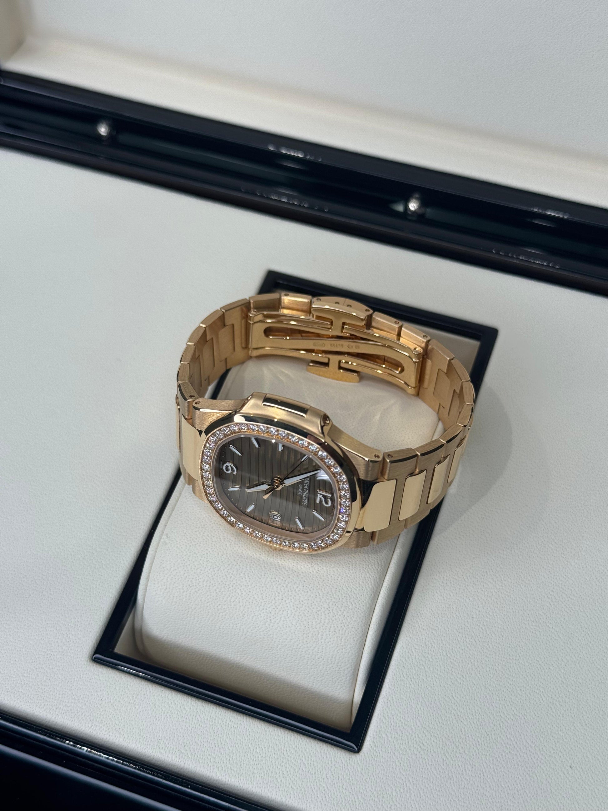 Patek Philippe Nautilus - 32MM - Rose Gold Bracelet - 7010/1R-012