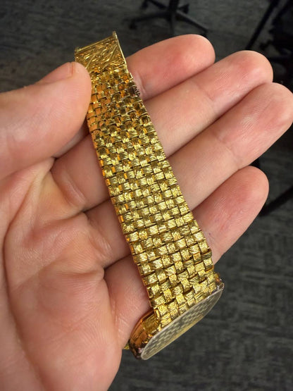 Vacheron Constantin Classic Vintage - 32 MM - 18K Yellow Gold - Basket-Weave Gold Dial - Gold Bracelet - 7391