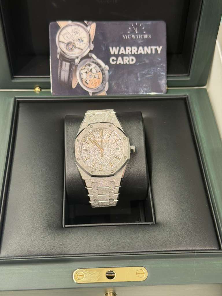 Audemars Piguet Royal Oak Frosted Gold Selfwinding 34 MM - White Gold Bracelet - Rhodium-plated Dial - 77450BC.GG.1361BC.01