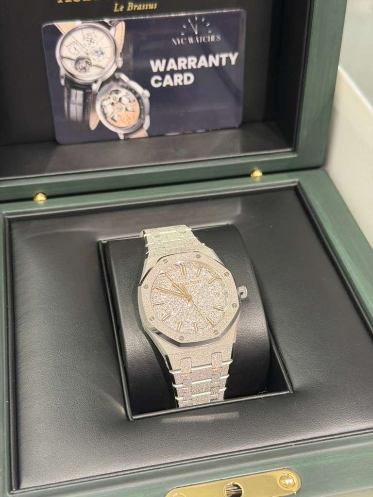 Audemars Piguet Royal Oak Frosted Gold Selfwinding 34 MM - White Gold Bracelet - Rhodium-plated Dial - 77450BC.GG.1361BC.01