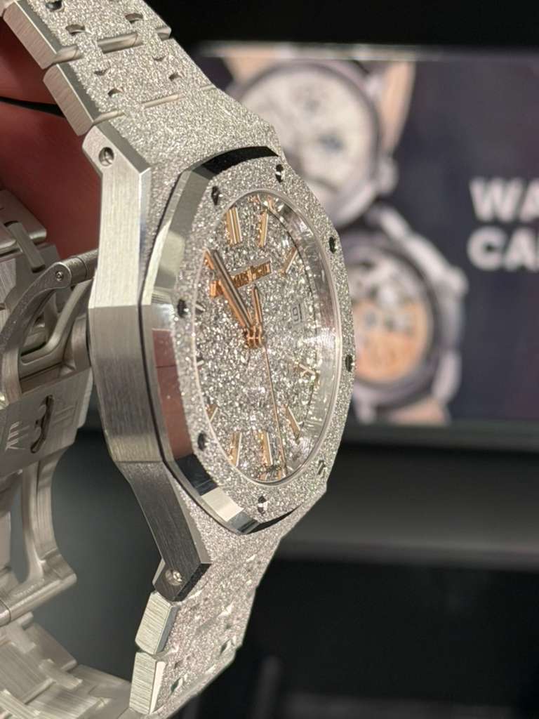 Audemars Piguet Royal Oak Frosted Gold Selfwinding 34 MM - White Gold Bracelet - Rhodium-plated Dial - 77450BC.GG.1361BC.01