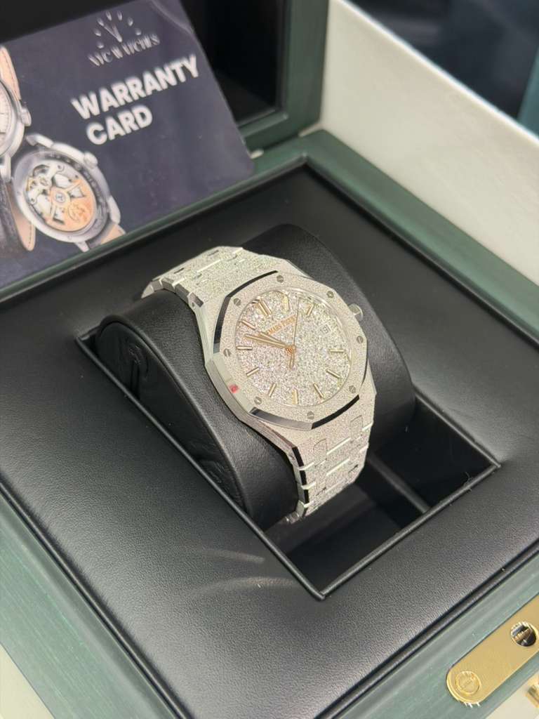 Audemars Piguet Royal Oak Frosted Gold Selfwinding 34 MM - White Gold Bracelet - Rhodium-plated Dial - 77450BC.GG.1361BC.01