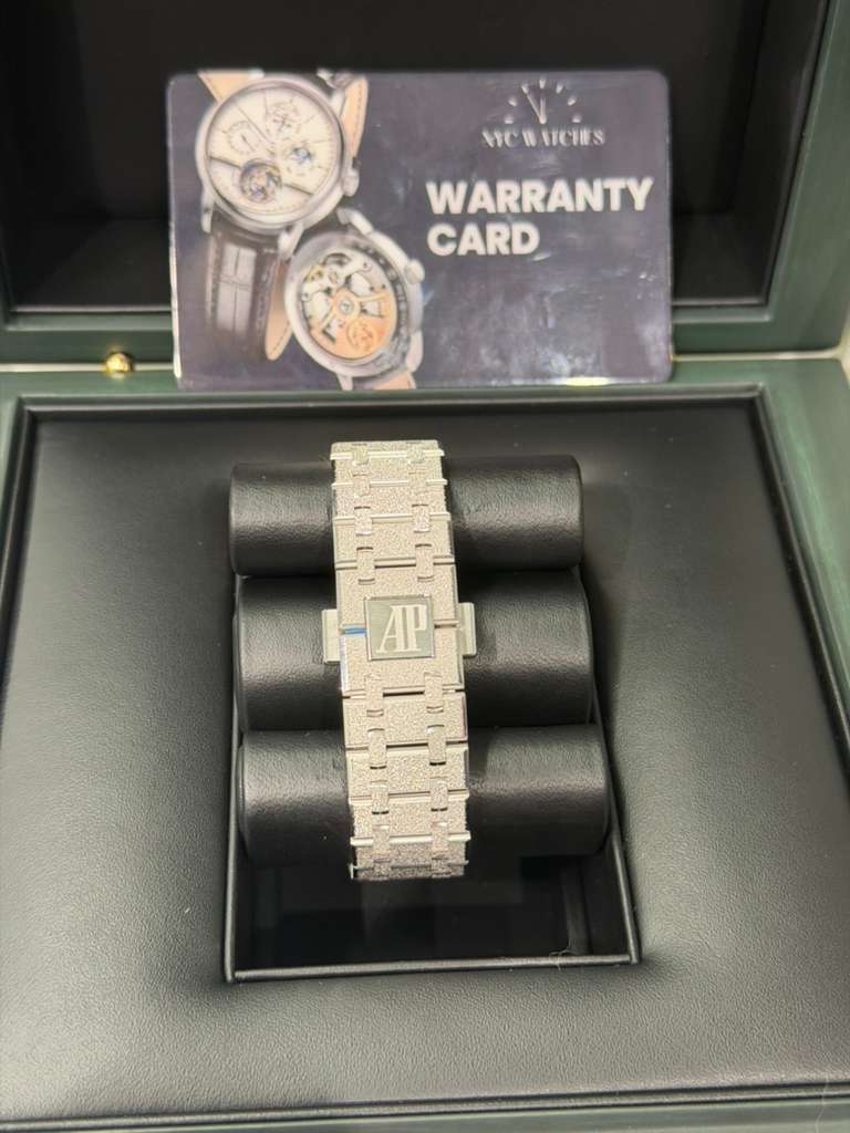 Audemars Piguet Royal Oak Frosted Gold Selfwinding 34 MM - White Gold Bracelet - Rhodium-plated Dial - 77450BC.GG.1361BC.01