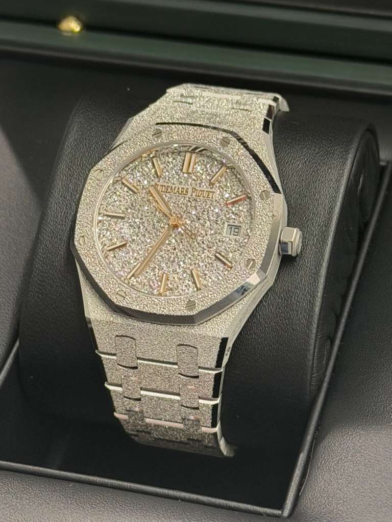 Audemars Piguet Royal Oak Frosted Gold Selfwinding 34 MM - White Gold Bracelet - Rhodium-plated Dial - 77450BC.GG.1361BC.01
