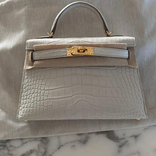 Hermès Kelly Sellier 20 - Béton Matte Alligator Leather - Gold Hardware - K208LMAGHW