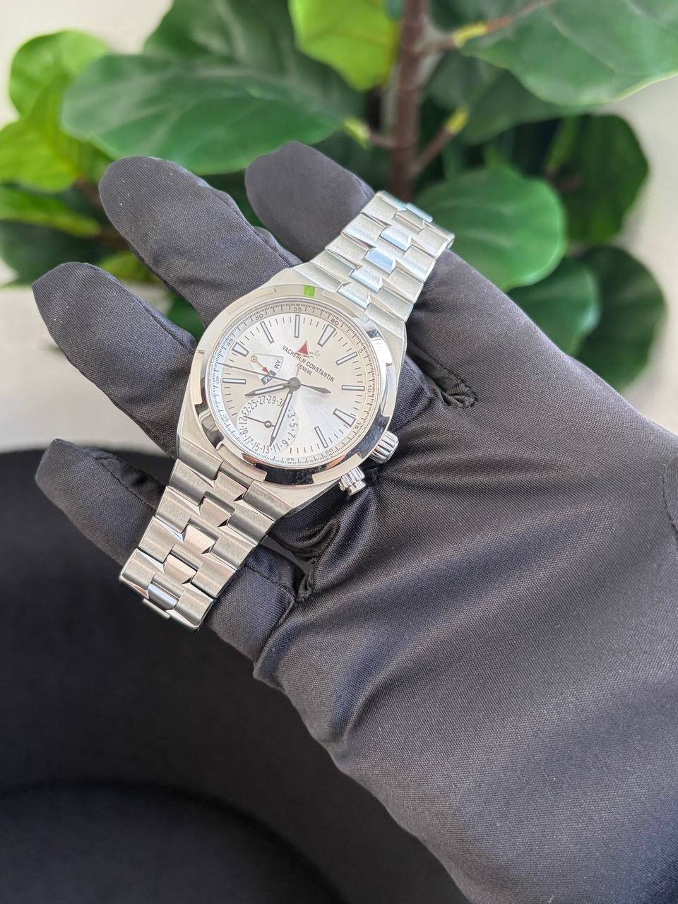 Vacheron Constantin Overseas Dual Time Stainless Steel 41MM - Stainless Steel Bracelet - Silver Dial - 7900V/110A-B333