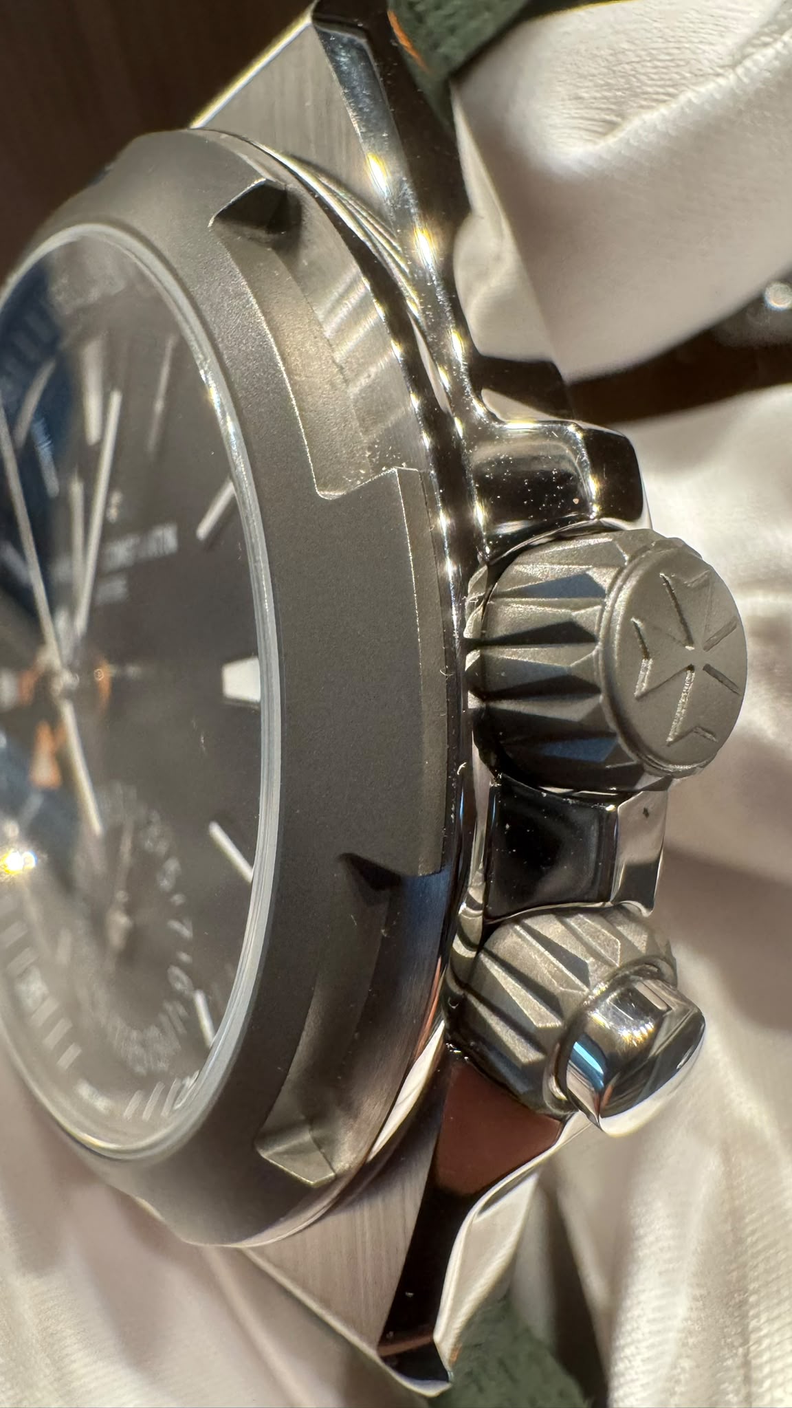 Vacheron Constantin Overseas Dual Time Cardinal Points - West - 41 MM - Titanium - Green Dial - 7930V/210T-H075